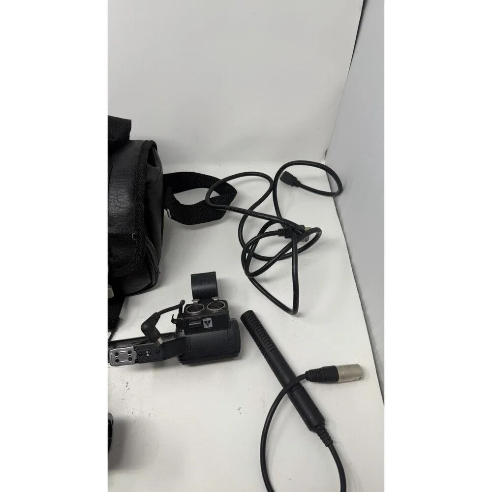 JVC GY-HM100U 3CCD Pro HD SD Handheld Camcorder Digital Camera | Tested 114Hrs